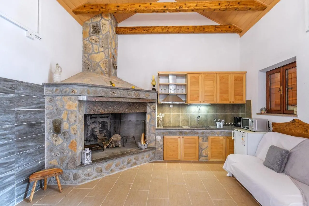 House Oak Tree Villa Medvida Holiday home