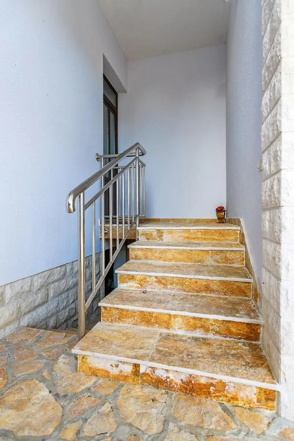 House Oak Tree Villa Medvida Holiday home